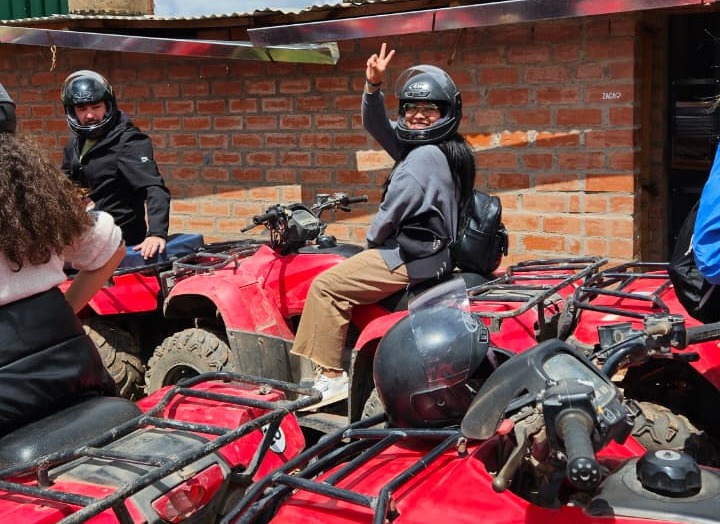 Persona en cuatrimoto